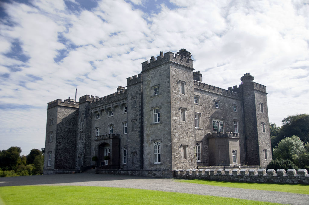 slane-castle-banquet.jpg