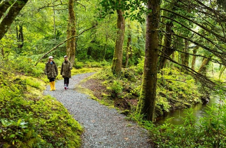 Delegates enjoying a stroll in the grounds of Ballynahinch Castle