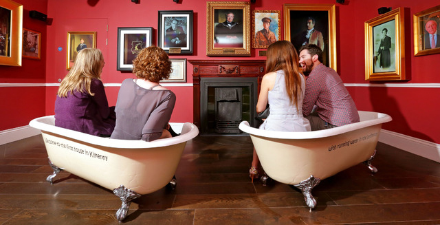 Couples enjoying the Smithwick's Experience