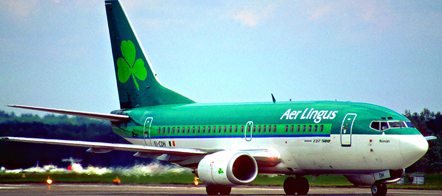 An image of an Aer Lingus plane taxiing on the runway